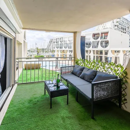 Apartment Le Cherubite: Entre Erotisme Et Baroque #sexroom #bdsm *